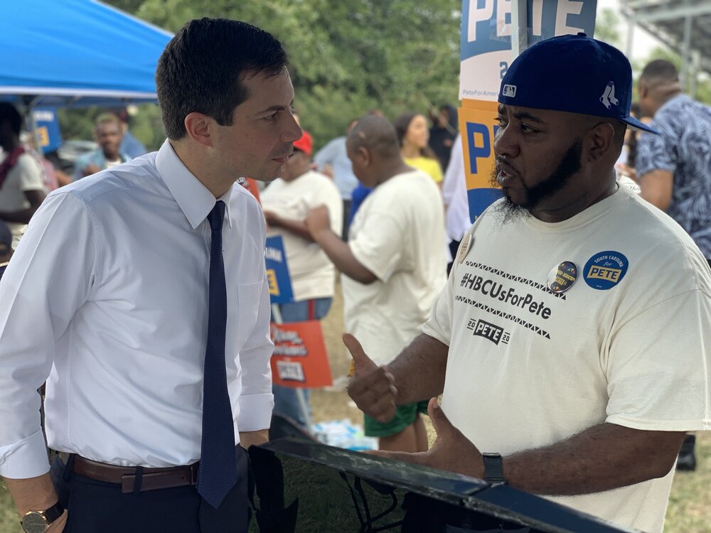  Pete Buttigieg attends a tailgate party at Allen University in Columbia, SC, Oct 26, 2019. Photo posted by @JustinGomezABC 