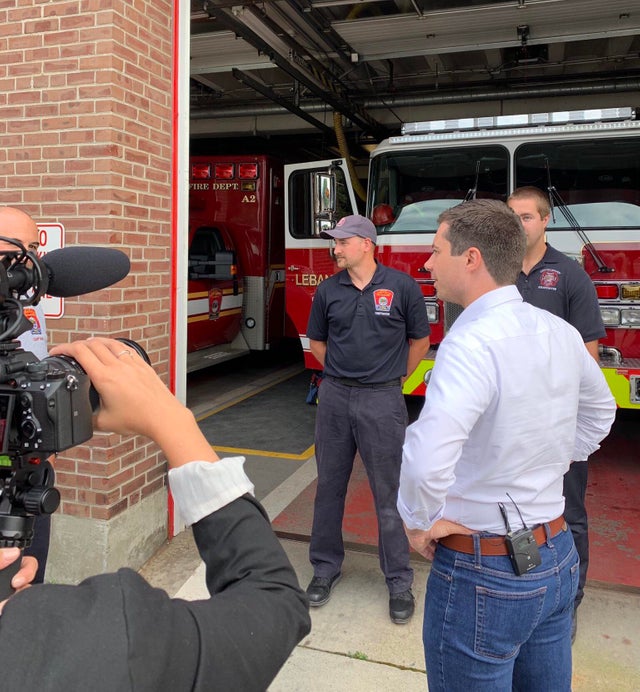  Between stump speeches, Pete stops to say hi at a fire department in Lebanon NH on 8/24/2019.  Posted on reddit  