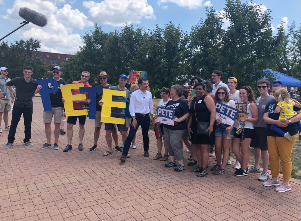  With fans in Iowa Jun 14, 2019 - Posted on Twitter by Ben Halle 