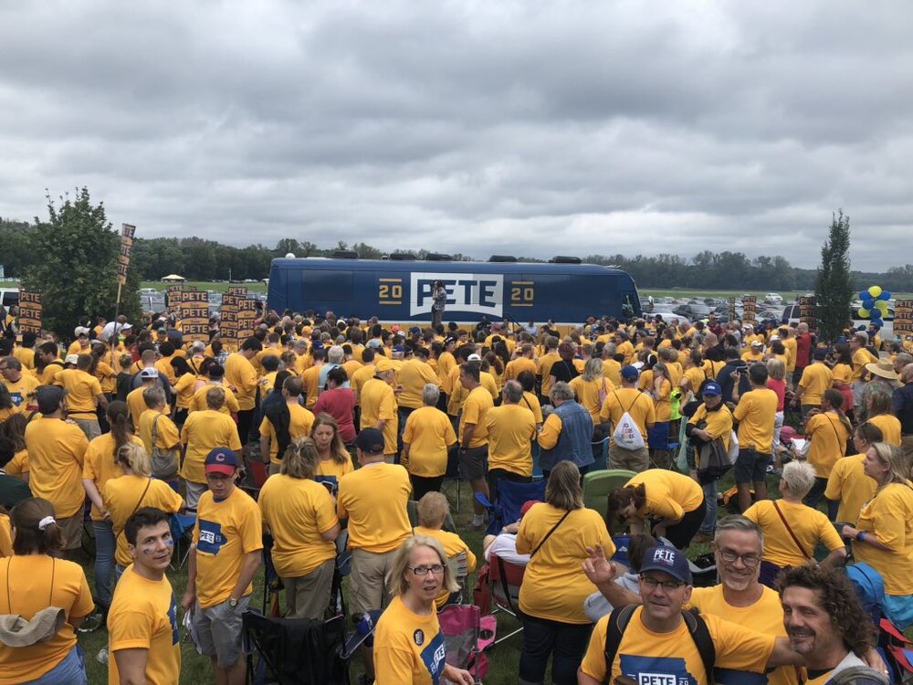 The crowd awaiting Buttigieg. Posted by Ben Halle.