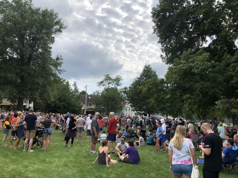 In Iowa City, more than 800 people up to see Pete at the office opening and filled a nearby park. Posted by Molly Hensley-Clancy  (LINK)